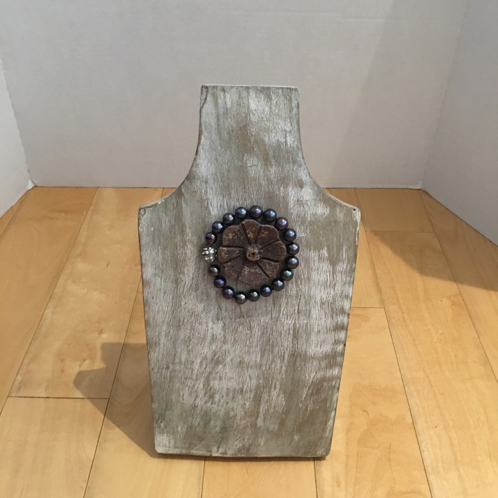 Cultured freshwater pearl bracelet